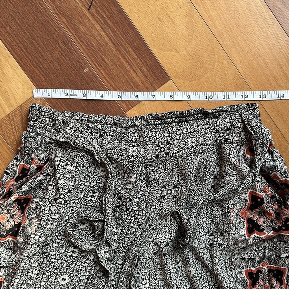 Angie Flowy Wide-Legged Pants, tie belt, size Large - Picture 7 of 16